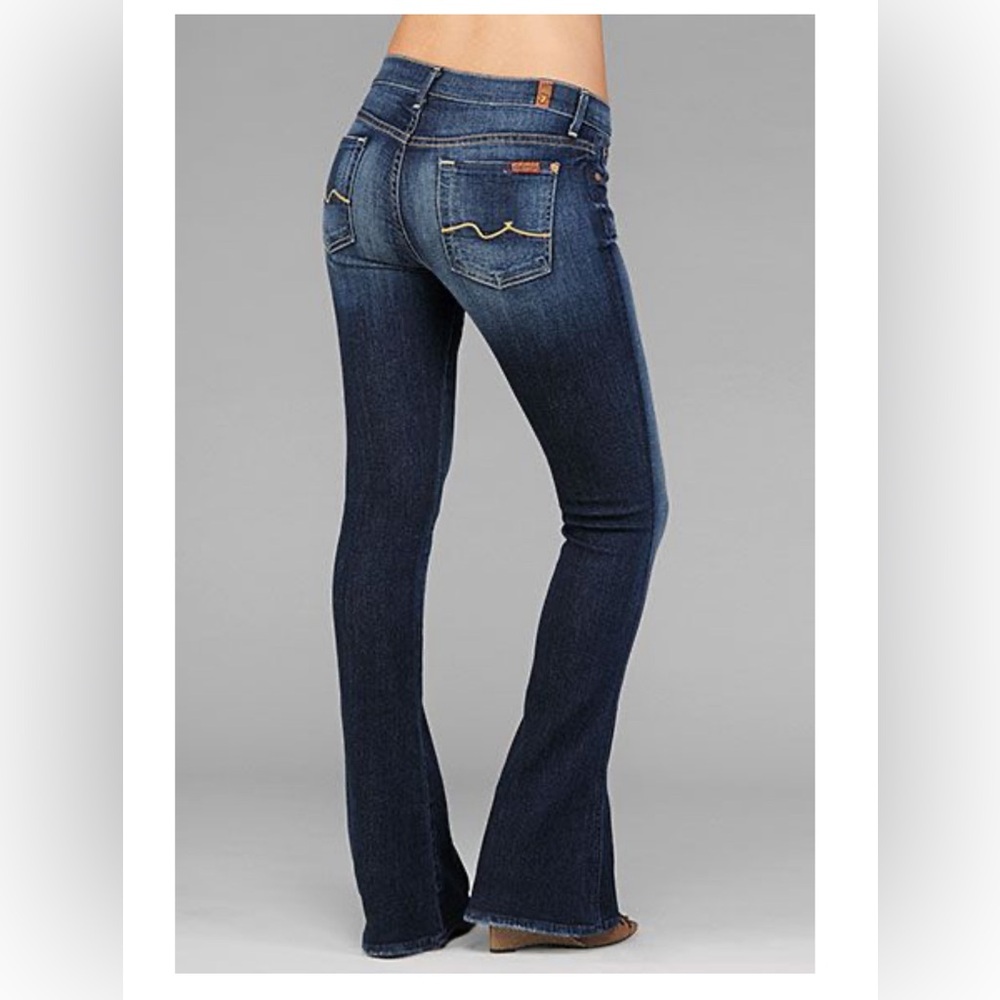 7 for all mankind jeans the Lexie Kaylie size 30 Medium Wash Flair Leg petite